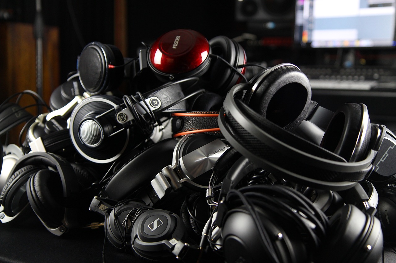 Guía Completa Para Elegir Tus Primeros Auriculares de Estudio